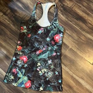 LuLuLemon Tank Curious Jungle